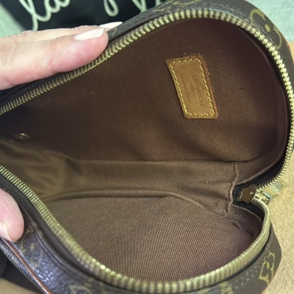 *SOLD* Louis Vuitton Gange sling bag - Picture 6 of 8